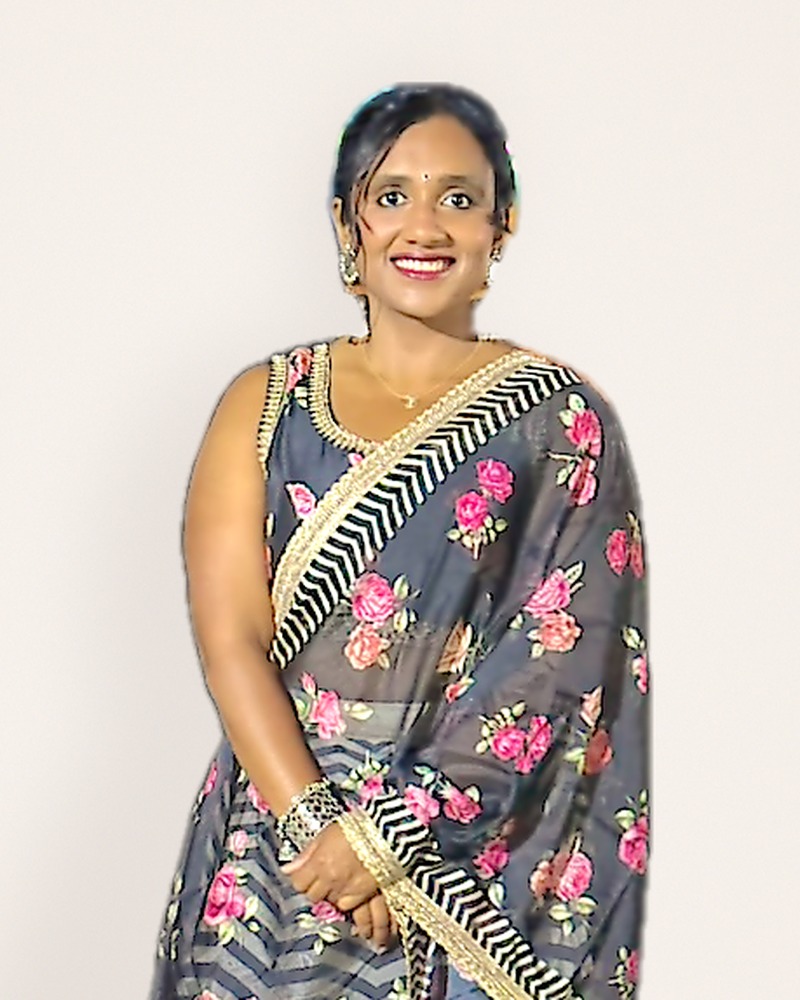 Himanshi, founder of Styled by Himanshi